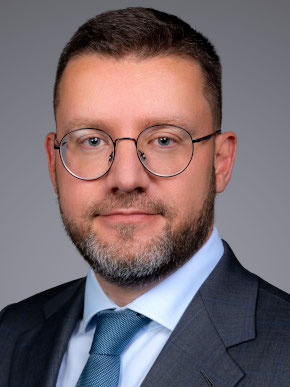 Денис Леонов